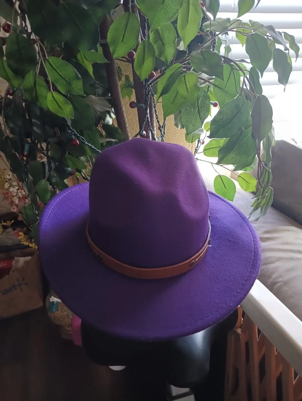 Purple Fedora Style Hat w/ Brown Buckled Belt Accent (Size 57) 7 1/8 Unisex